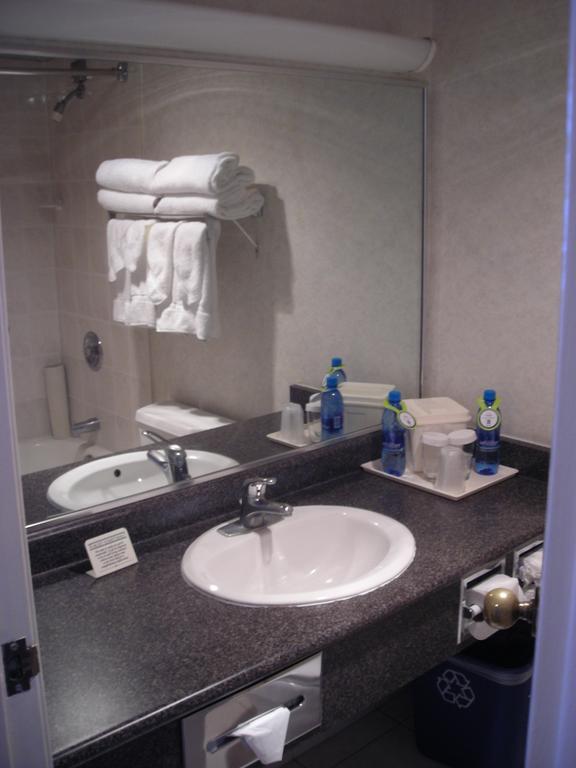 Quality Hotel Downtown-Inn At False Creek Vancouver Pokój zdjęcie